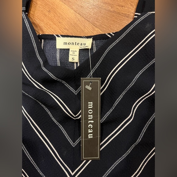3/$15 NWT Monteau Navy Blue White Stripe Peplum Sleeveless Ruffle Top Size Small - Picture 2 of 3
